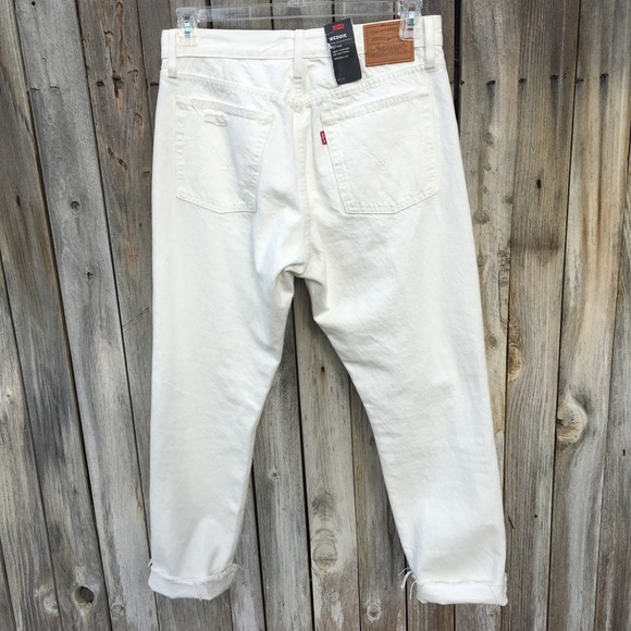 NWT Levi’s Wedgie Icon Distressed Jean Cream Chalk 30 - Picture 9 of 16